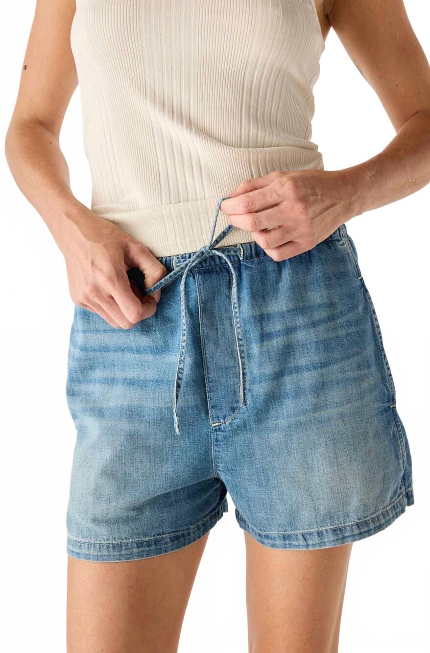 NEW AMO simone denim short in swell